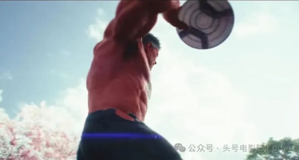 黑美队登场！《美国队长4》变政治片，红浩克变身，炸鸡叔演反派_腾讯新闻