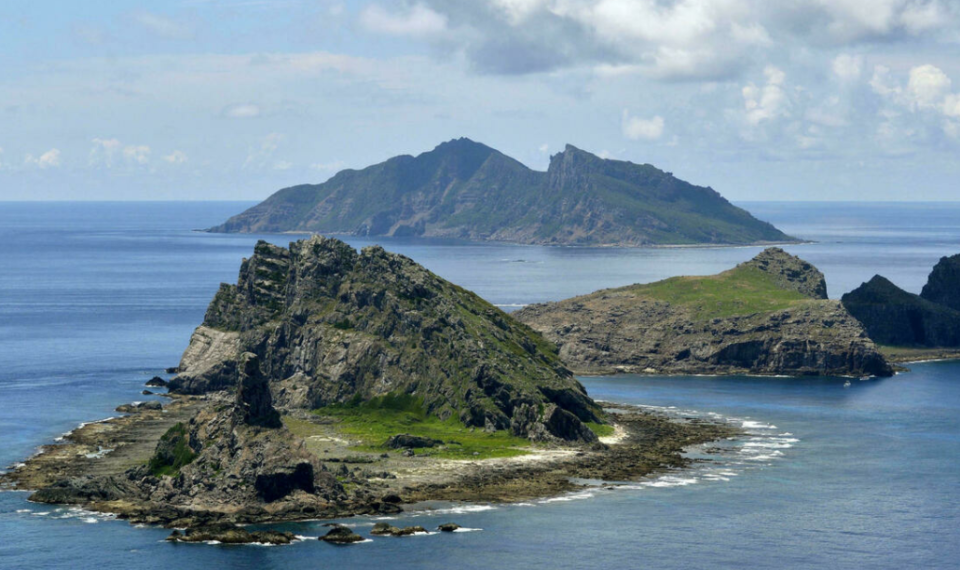 解放军军官代表团访问日本,美国驻日大使登上与那国岛