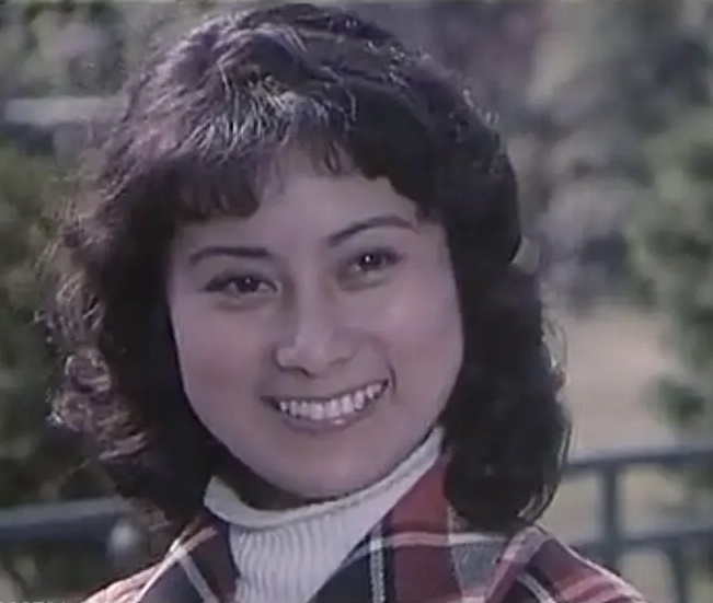 是依萍的妈妈,傅文佩性格很温柔,所以才被雪姨欺负,甚至在心萍去世后