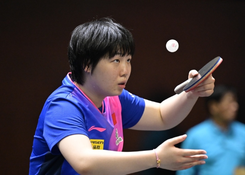 蒯曼仙人指路，神仙球扭转局面！3-0横扫港队一姐，晋级女单八强_腾讯新闻