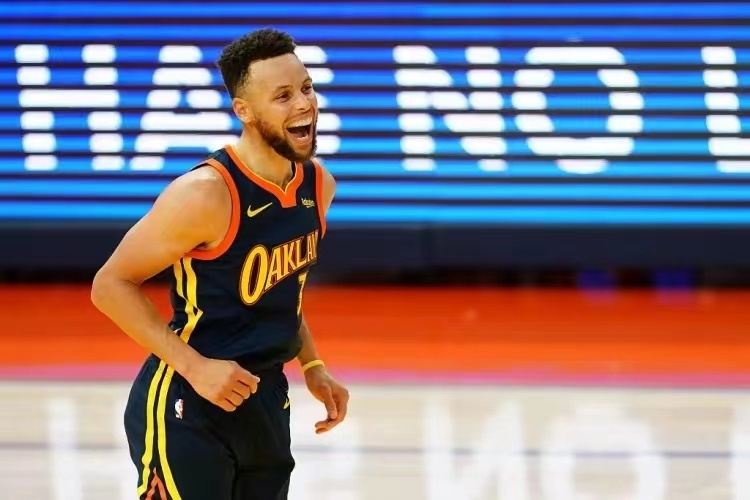 库里在季后赛的得分能力一直被低估了,实际上他很少在季后赛夺得fmvp