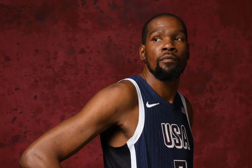 杜兰特谈不再恋爱,情圣言论引发关注,他曾经也受过情伤