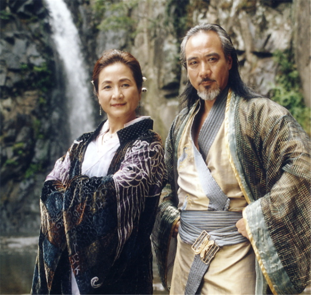 奇幻武侠剧巅峰《水月洞天》：集齐13个武术冠军，至今无人敢翻拍_腾讯新闻