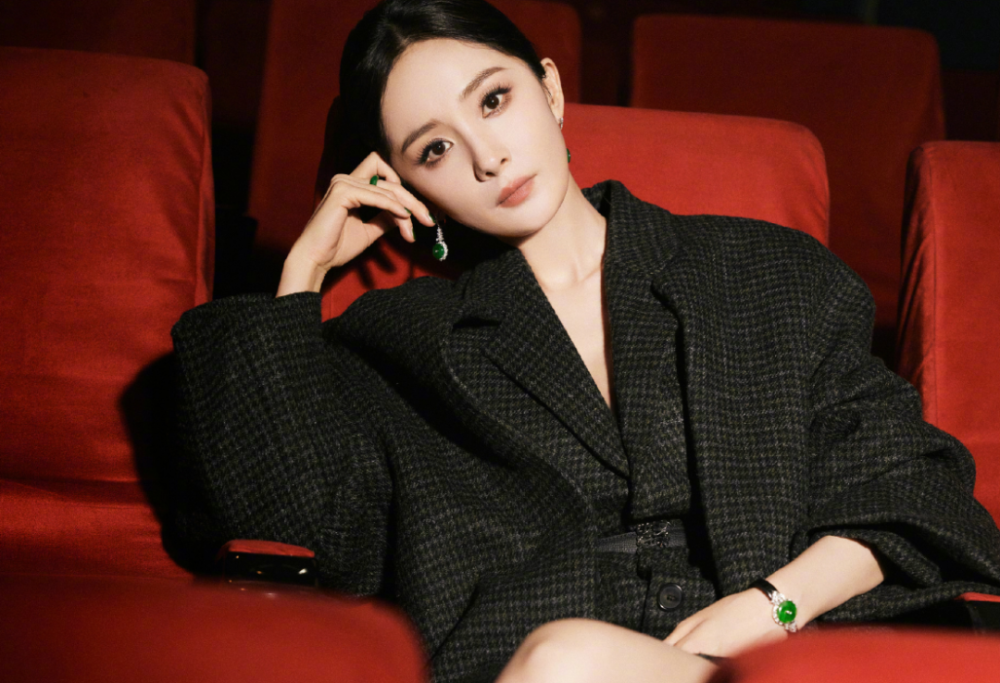 杨幂礼盒总价3000多,刘诗诗刘昊然不如新人