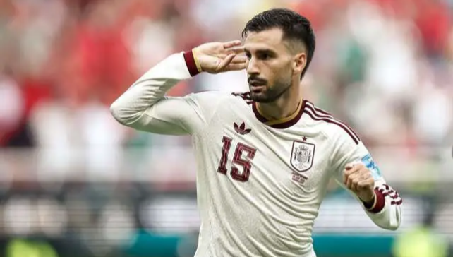 1-0！世界杯夺冠热门第1出线：送乌拉圭出局 还帮了一把韩国