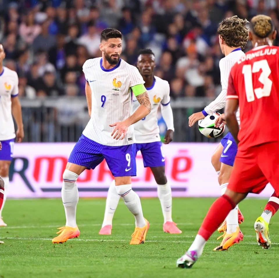 友谊赛:法国0-0加拿大 登贝莱中框 坎特失单刀 姆巴佩替补吉鲁任队长