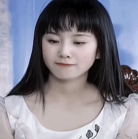 刘诗诗旧照,短发齐刘海甜美可人,引发网友盛赞