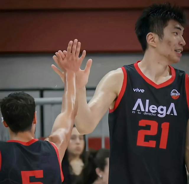 啥水平？余嘉豪西乙聯賽砍27分12板2帽 打到歐洲球迷高喊MVP - 