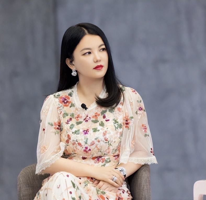 47岁李湘宣布退休工作和家庭到底如何平衡网友羡慕到哭