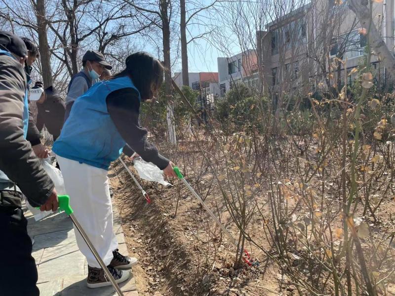 大兴区高米店街道学雷锋树新风垃圾分类志愿者在行动