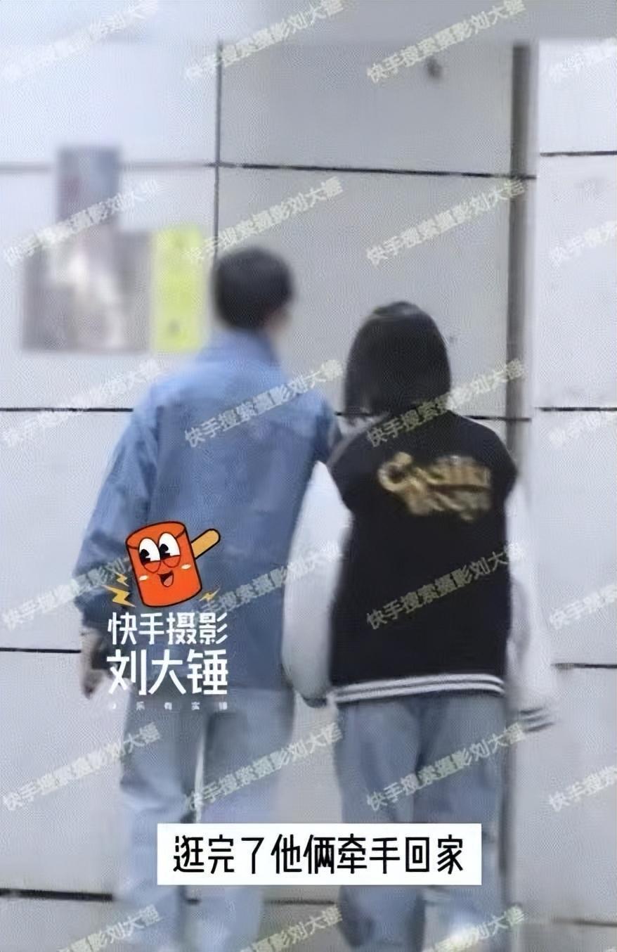 更劲爆的在后头,刘大锤后面更是拍到了李雪琴和男朋友一起回家的照片