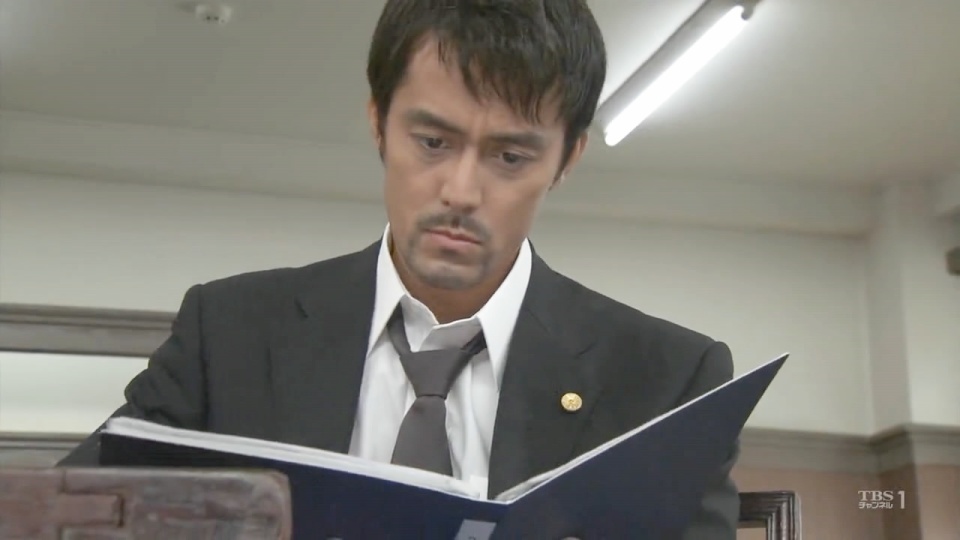 《龙樱》里面的男主角叫樱木建二,虽然按剧中设定,他只有三十六岁,但