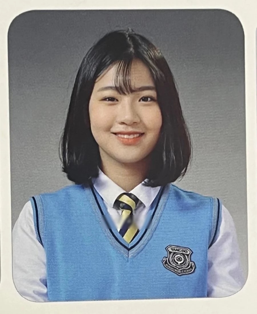 没想到,这位胖胖可爱的女初中生,成为了红遍欧美的新女团主唱!