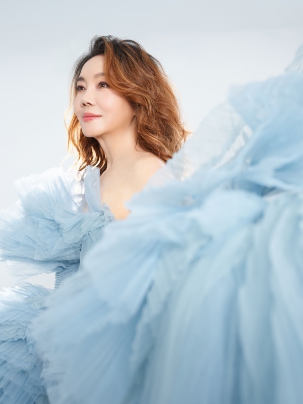 辛晓琪巡演启幕 "歌在,青春在"