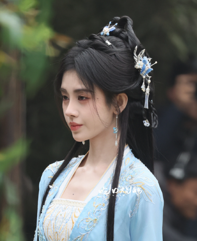 鞠婧祎千香杀青照曝光笑容明媚又美又仙看到男主爱了