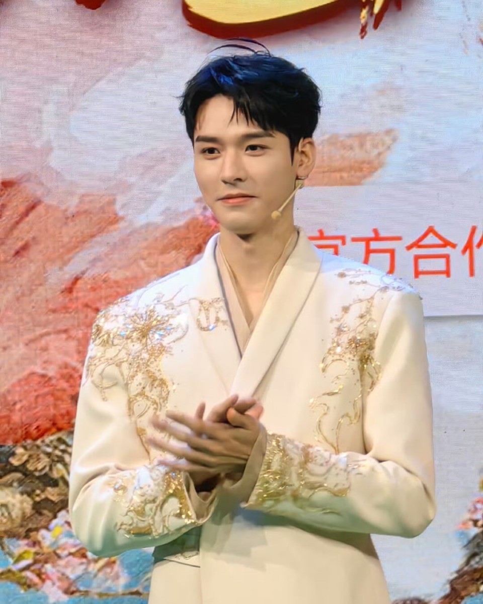 《狐妖月红篇》:杨幂祝绪丹郭晓婷同框,让我明白了仪态的重要性