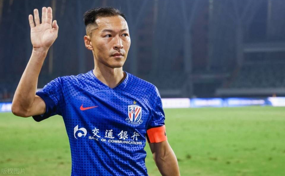 唏嘘35岁吴曦无缘百场13年国脚生涯或终结遭海参躲球非议