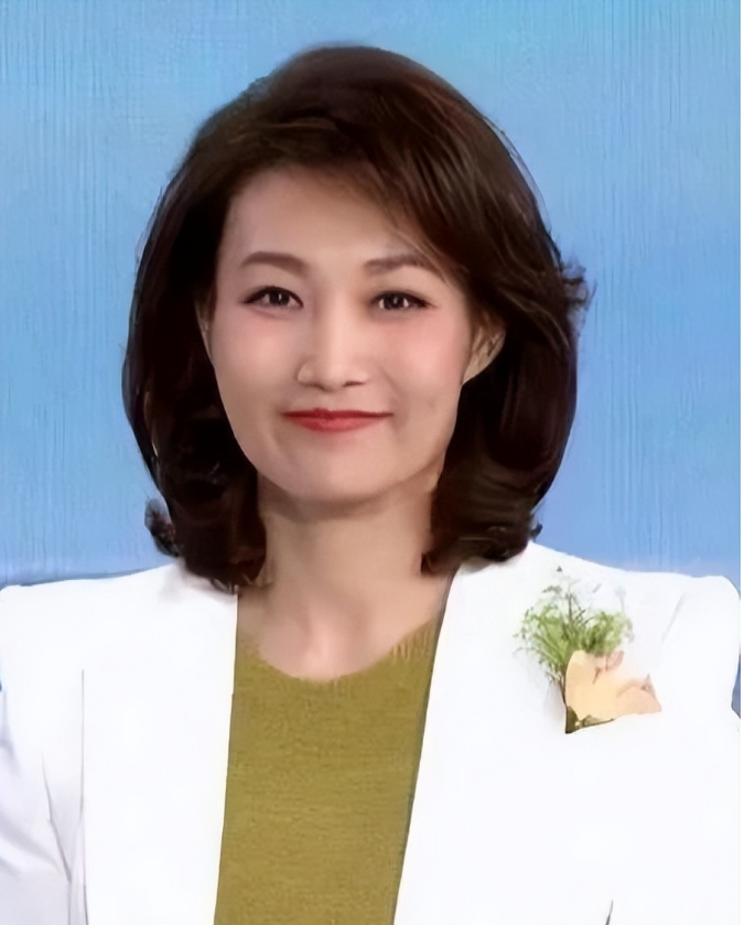 今日资讯女主持人(今日资讯女主持人是谁啊)