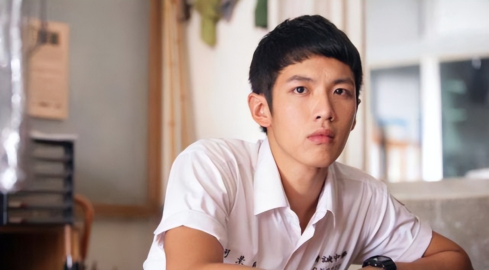 柯震东拍戏发生意外被无人机炸伤脸部破相缝了30针未伤及眼睛