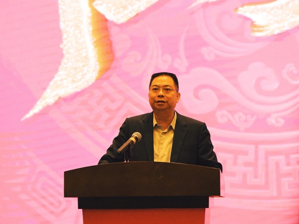 搜狐新聞：2024澳門正版資料全年免費(fèi)公開2024“消失的”姚振華，為何遲遲不肯宣布寶能汽車的失敗？