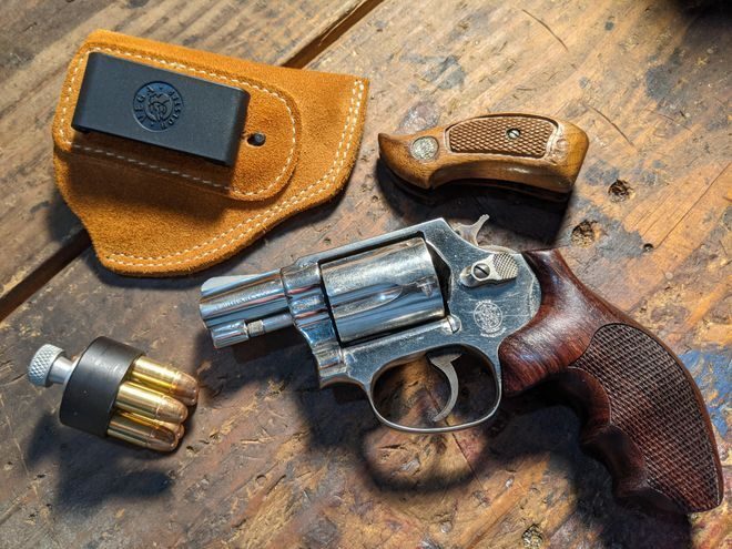 军警人员最爱的自卫枪械 史密斯威森警长特种型m36左轮手枪_腾讯新闻