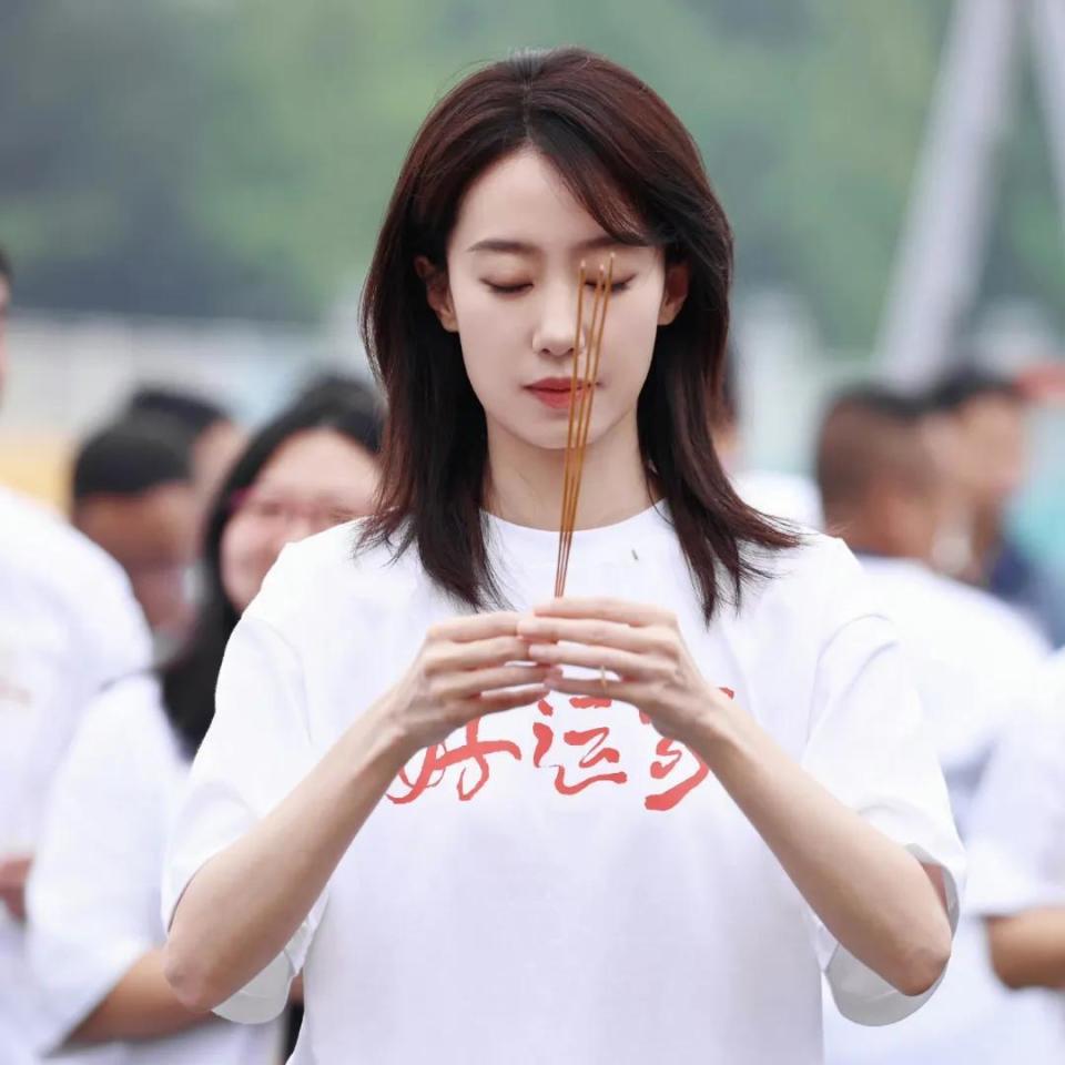 张小斐首部女主剧《好事成双》收视破2!