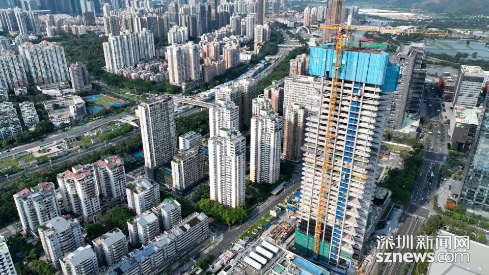 航拍深圳 | 封顶!河套地标深港科创综合服务中心"破茧成蝶"