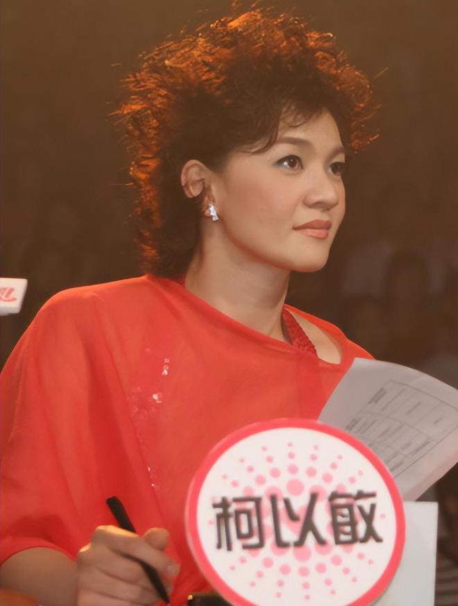 辱骂超女惹人憎,曾被全网讨厌的柯以敏,如今演唱会现场爆满?