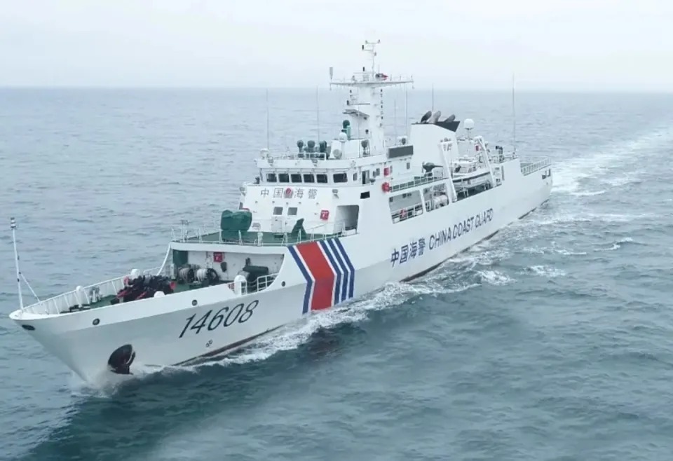 台海巡摇人3千吨级宜兰舰企图冲向金门054a型海警船半路拦截