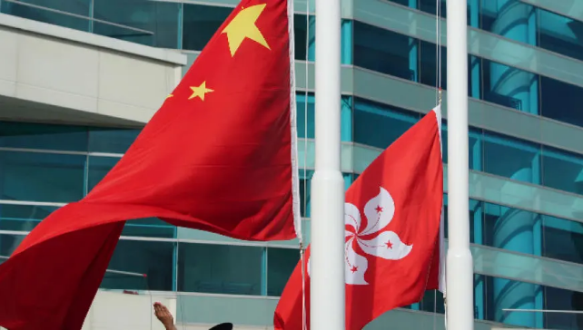香港举行升旗仪式庆祝回归29周年，李家超梁振英出席