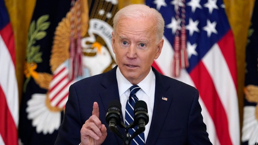 报复来的太快拜登下令空袭不到24小时15枚火箭弹砸向美基地