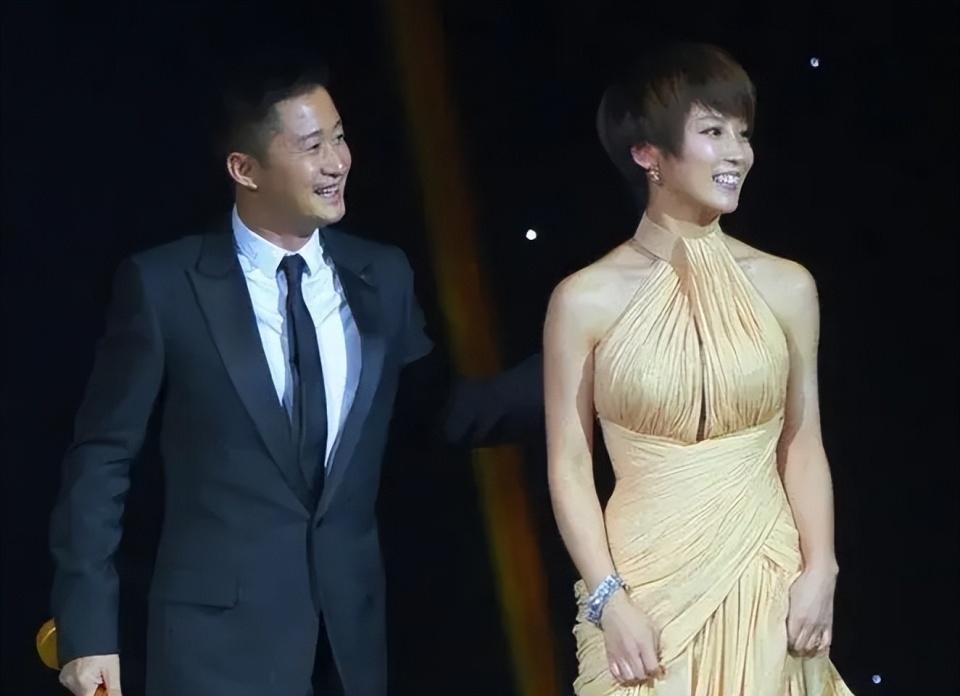 谢楠回应"跟吴京离婚",否认吴京不尊重女性:生活不是非黑即白_腾讯