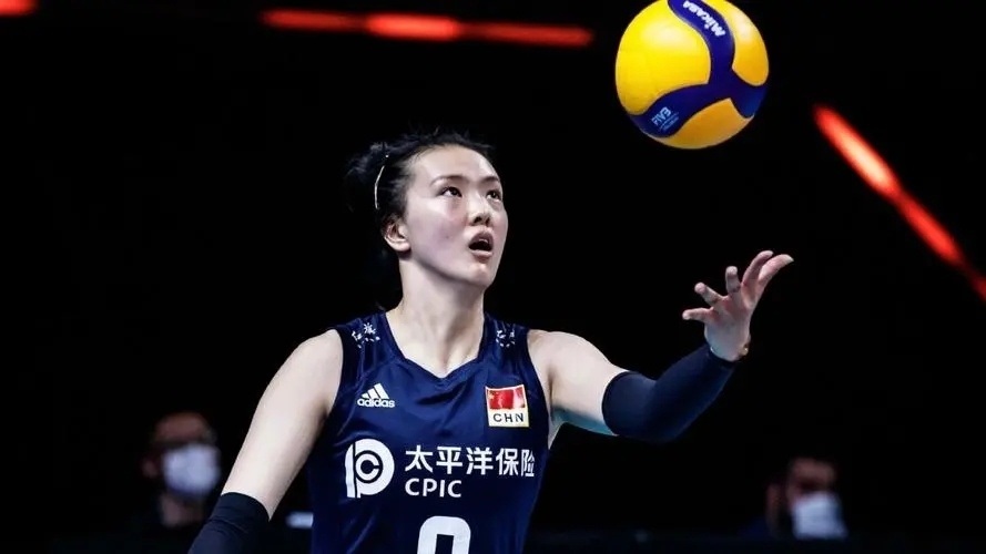 一场完整比赛没打,张常宁挤掉王云蕗?登央视人在奥运年她赢在哪