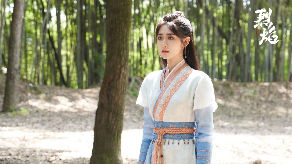 任嘉伦《烈焰》火爆全网,原定女主却不是邢菲,网友:换对了!_腾讯新闻