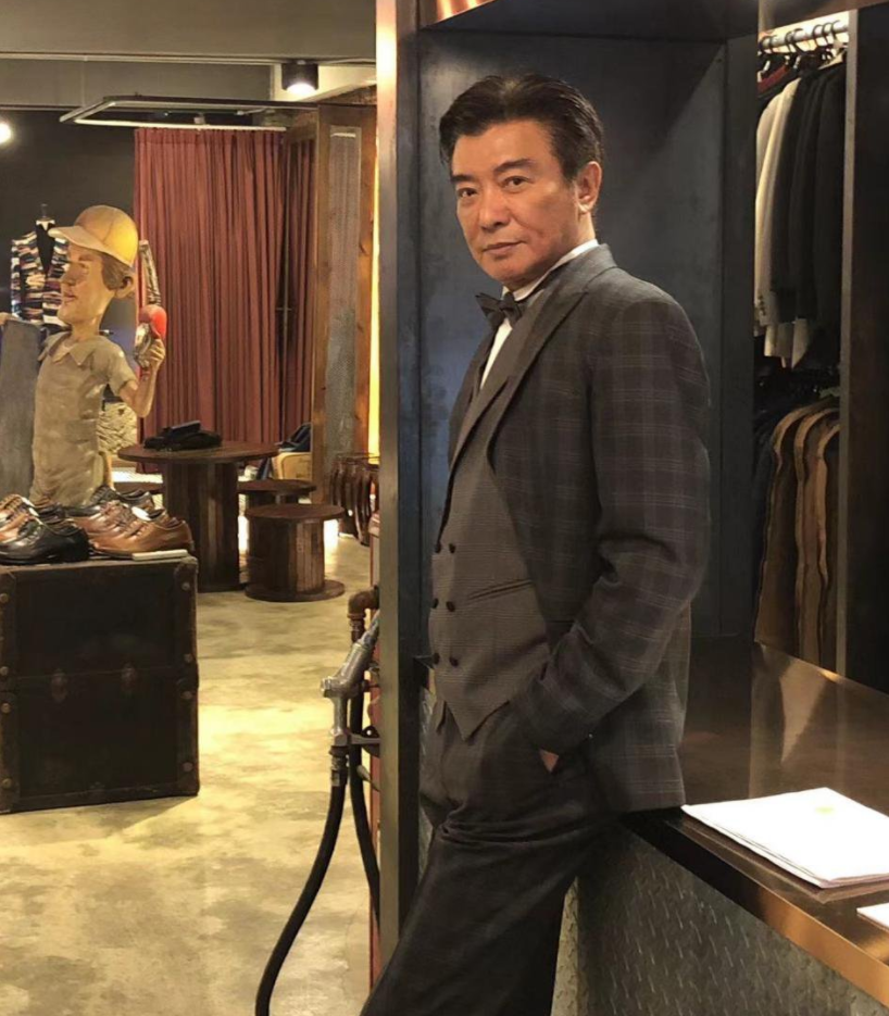 回看张佩华,他这一路活的挺自我的,虽然从小家境不好,但幸运的是拥有