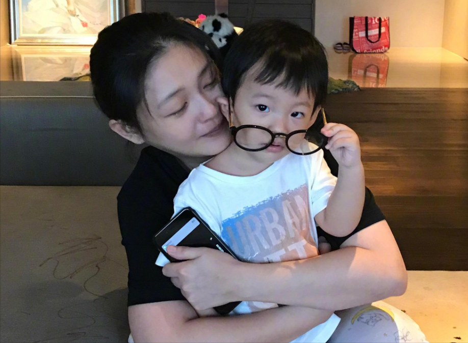 大s女儿发育明显,才9岁身高快1米6,大长腿抢镜遗传爸爸汪小菲插图17