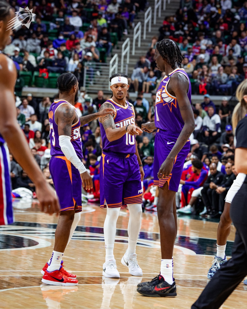 里德三分对攻邓恩,面对活塞的反扑,吉莱斯皮连中两记三分以及造犯