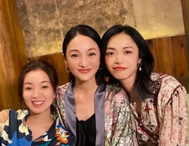 周迅举报风波升级!女星姚晨下场吃瓜力挺,被发现后秒删评论_腾讯新闻