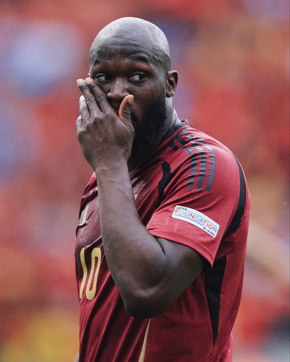 欧洲杯刷爆26纪录:c罗加冕历史助攻王!卢卡库4球被吹史上最惨