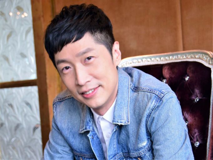 在感情生活上,马浚伟的经历相对平静.