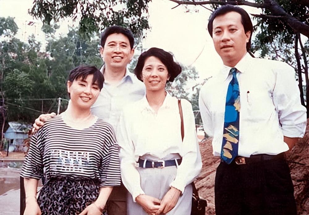 歌唱家程志离世:和"前任"殷秀梅,"现任"王秀芬的谜该解开了_腾讯新闻