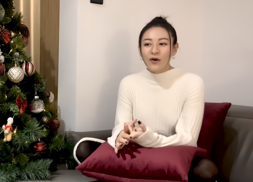 曹云金前女友嫁富商4年终怀孕,称曾患子宫畸胎瘤,怀孕机会很低_腾讯