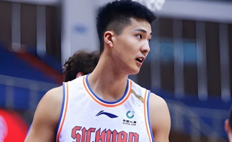 翼龙解散后朱松玮首度回应先完成国家队任务再尝试回归cba