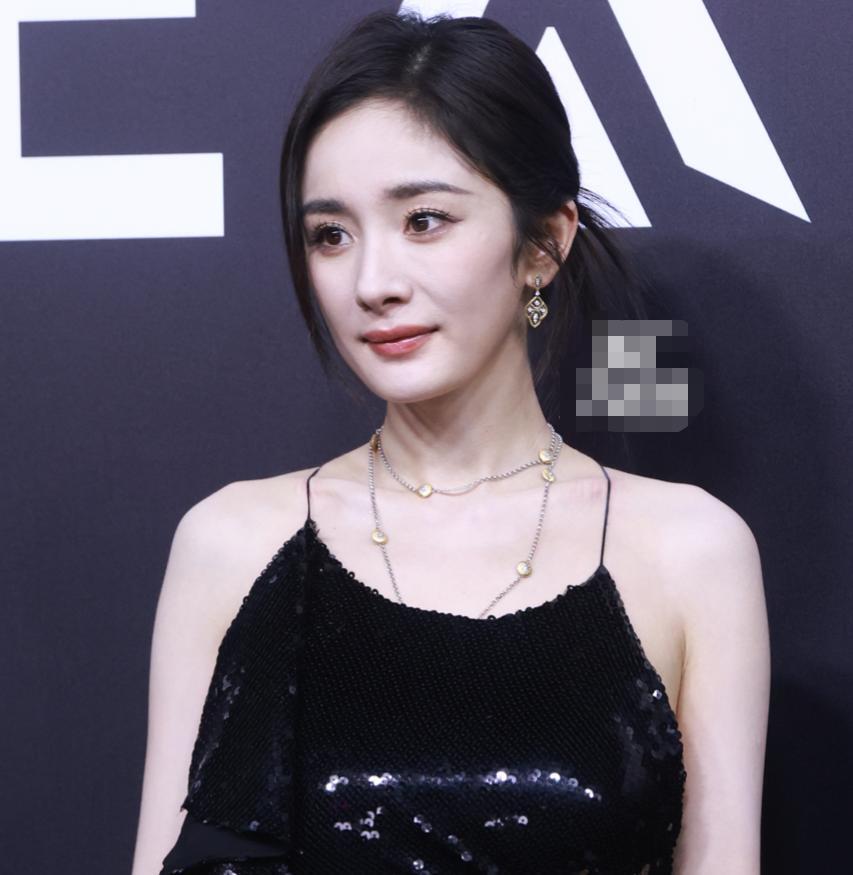 ����һ���GQʢ�� ���Ǵ�����Ϻ� GQ����ó���ɱ��ﵶ�����