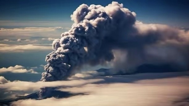 如今,坎拉翁火山的警戒级别已经从一级提升到二级.