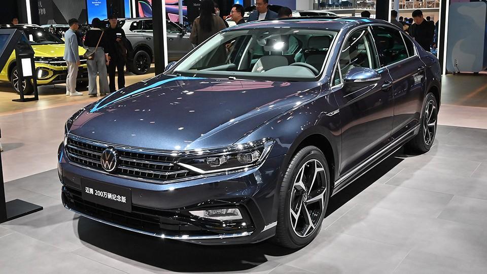 具体到全新大众迈腾身上,根据申报信息,新车的轴距虽然还是2871mm,但