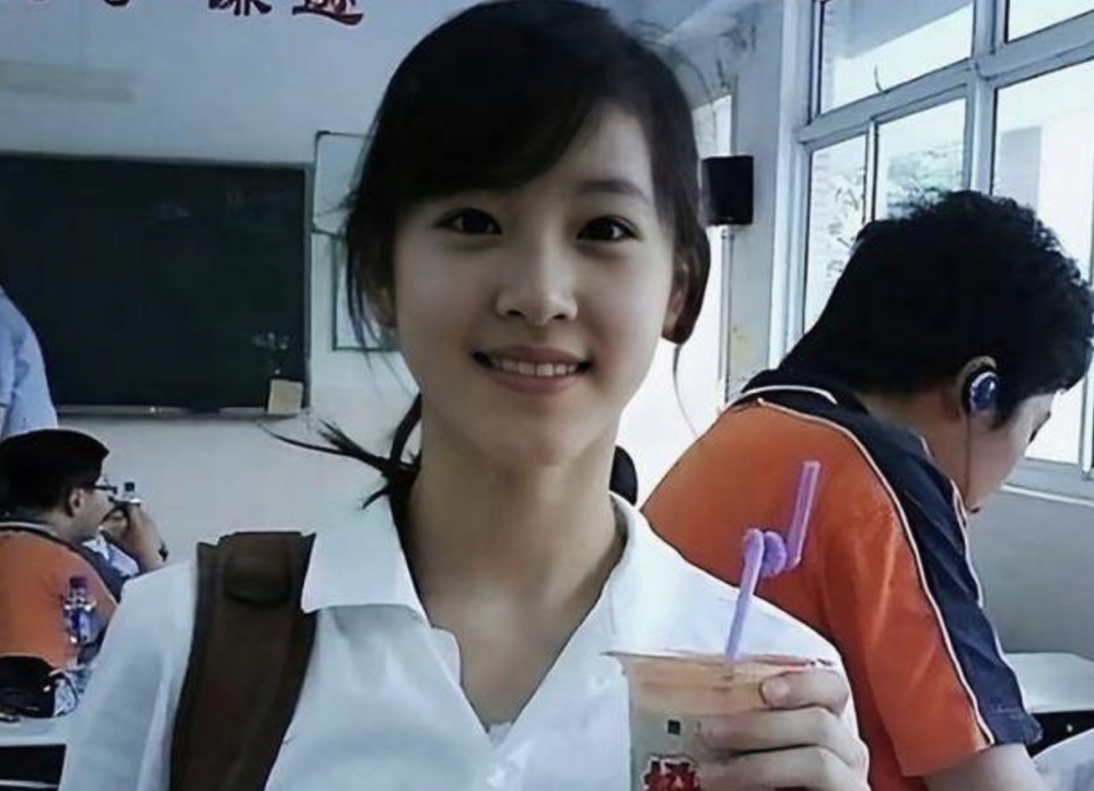 看了"奶茶妹妹"章泽天的近况,才发现:她远比你想象的更聪明!