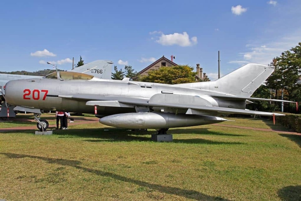 外媒:歼6战机再次"重出江湖",可化身廉价的无人攻击机使用