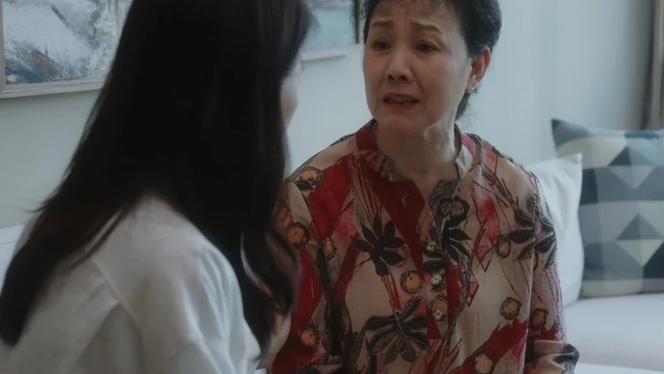 到了《无所畏惧》,康群智又演反派了,扮演刘铭的妈妈,也就是罗英子的