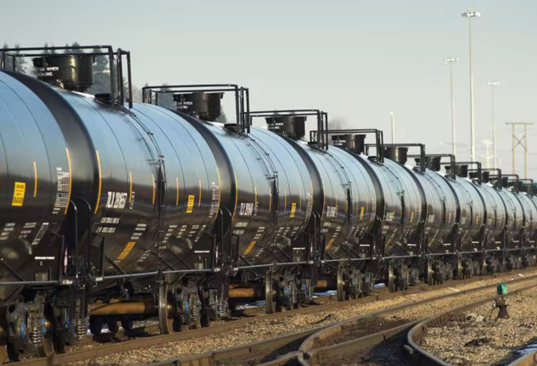 特朗普突襲委內瑞拉要翻車？3000億桶石油竟是“燙手山芋” - 